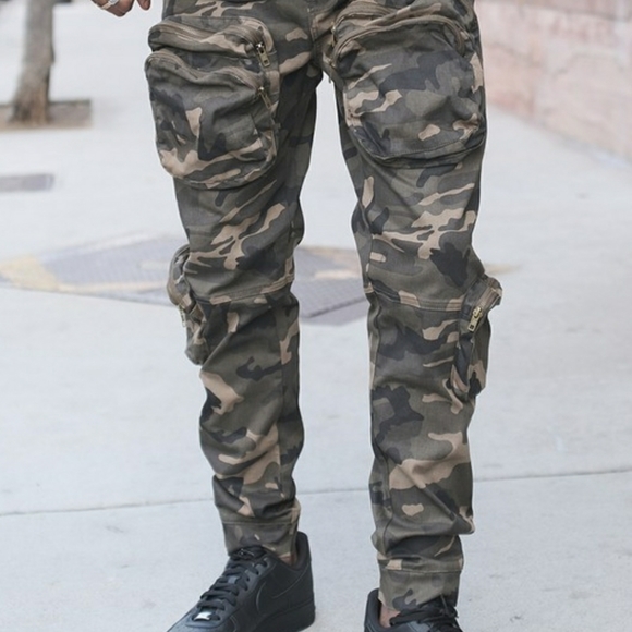 Men's camo cargo